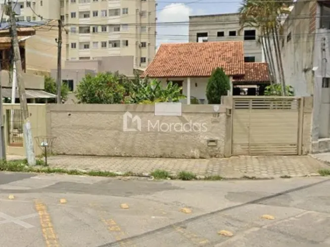 Casa 03 Dorm, 1 suíte, em frente ao colégio Adventista Dr. Beda. em Parque Turf Club - Cam