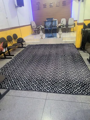 Tapete 3x3 branco e preto 