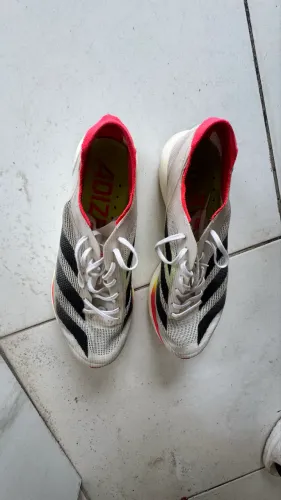 Tenis Adidas adizero Takumi 10
