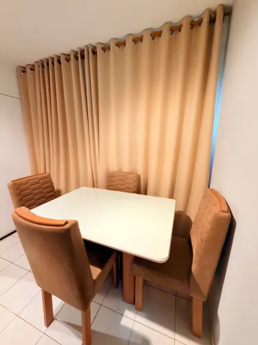 Mesa 4 cadeiras 