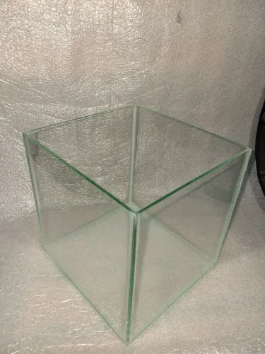 Aquário cubo de 20cm (8litros) novo 