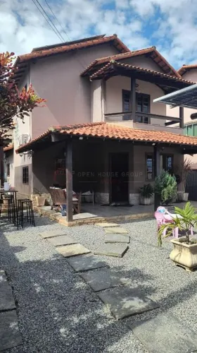 Open House venda casa duplex no centro de Maricá.