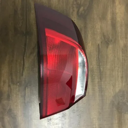 Lanterna Traseira Voyage G6, G7 e G8