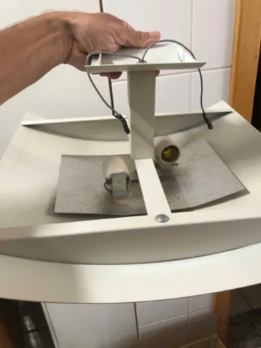 Plafon Quadrado Curvo Alumínio Fosco Branco Luz Indireta