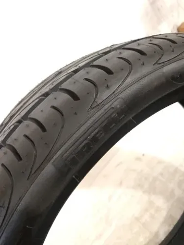 2 pneus 225/40 18 18 Bridgestone 92w Turanza T001 usado rft
