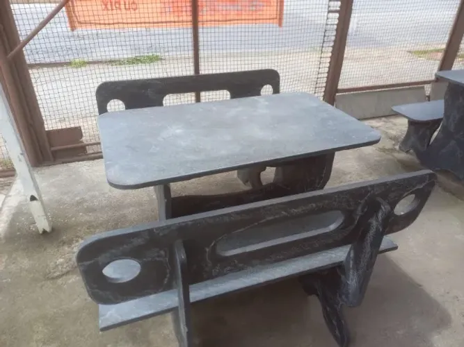 Mesa de Ardósias polidas
