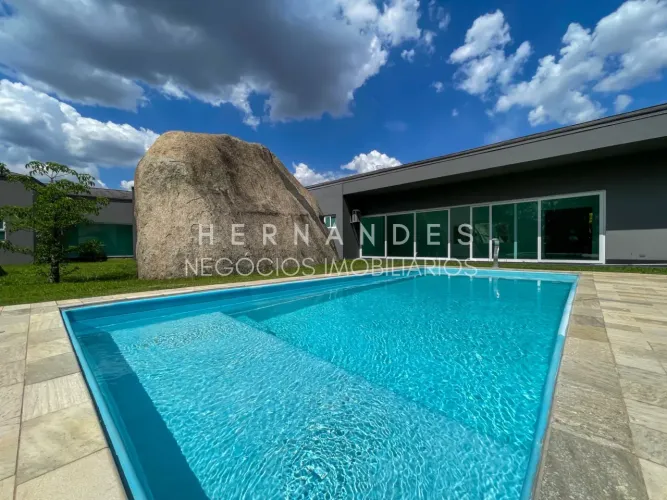Luxuosa casa em condomínio para locação em Barueri-SP, Tamboré: 4 quartos, 4 suítes, 2 sal