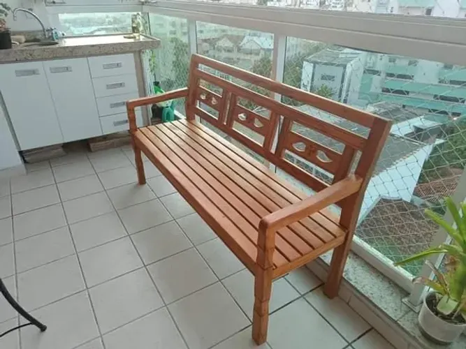 Banco de madeira de lei 