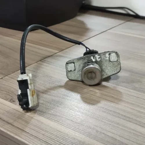 Miolo da Fechadura da Mala Nissan Versa 2014 à 2019