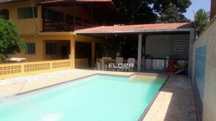 Sítio com 7 dormitórios à venda, 3000 m² por R$ 990.000,00 - Ubatiba - Maricá/RJ