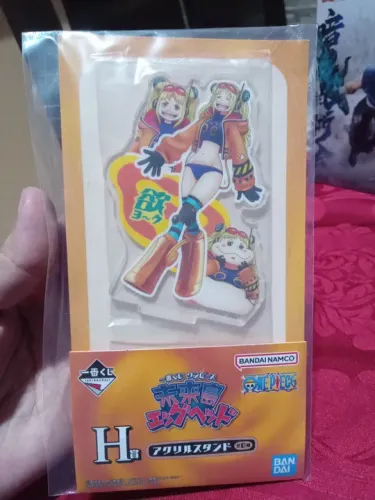 Figura estatueta em acrílico plástico da York de One piece Bandai