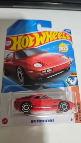 Carrinho Hot Wheels 1983 Porsche 928S