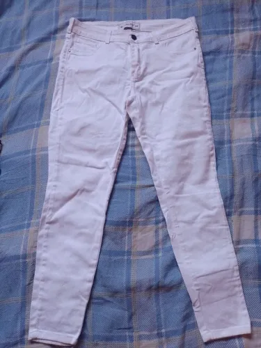 Calça jeans branca fem