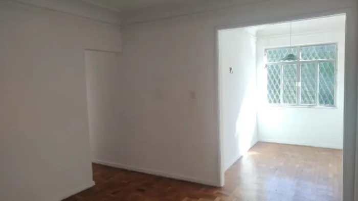 Imóvel para aluguel possui 77 metros quadrados com 2 quartos em Santa Teresa - Rio de Jane