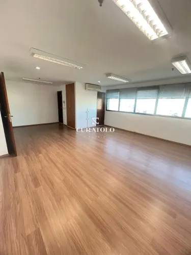 Oportunidade de Negócio: Sala comercial com 45 m², á venda ao lado do Metrô São Judas com 