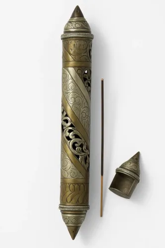 Incensário artesanal trabalhado em metal nobre , 27cm , origem Nepal/India 