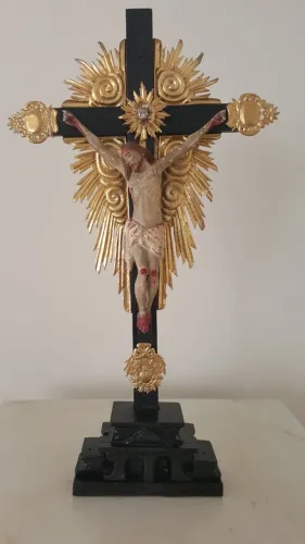Crucifixo antigo banhado a ouro