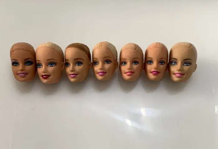 LEIA A DESCRIÇÃO Lote com 7 cabeças - Barbie