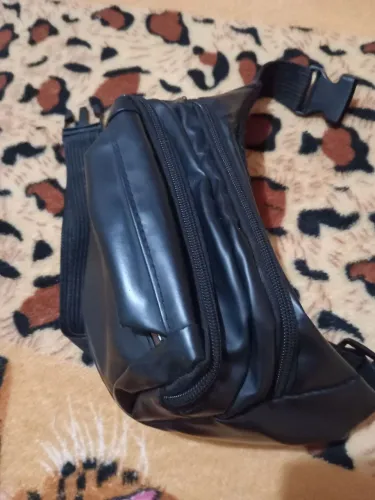 Bolsa de cintura em couro