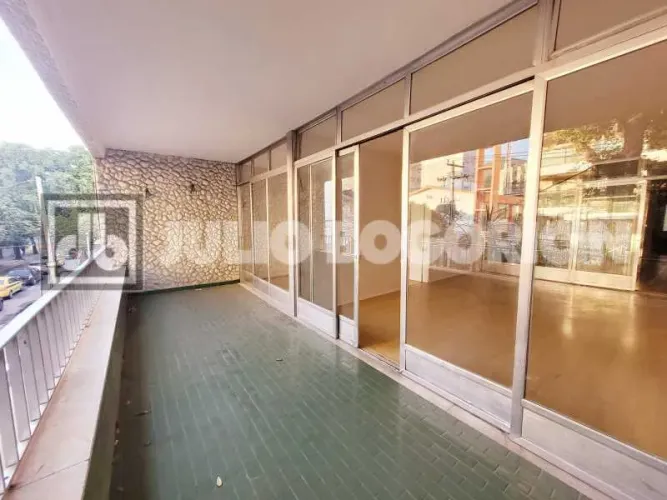 excelente casa frente , 4 quartos, suíte , 2 salas , 4 vagas , piscina