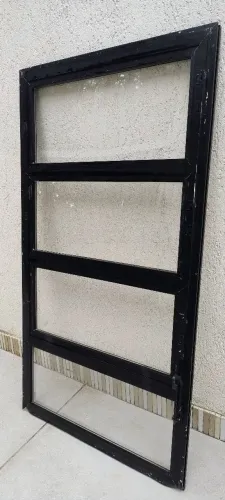 Janela de Alumínio Basculante /0,64 X 1,17