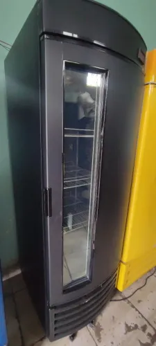 Cervejeira expositora metalfrio 500 litros