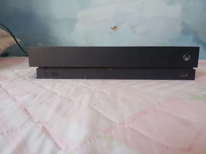 Xbox one X 4k 1tb e 1 controle