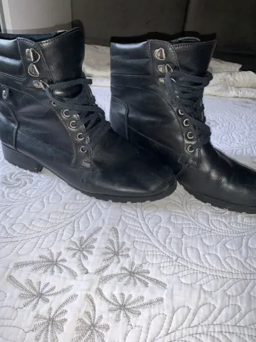 Bota de couro preta