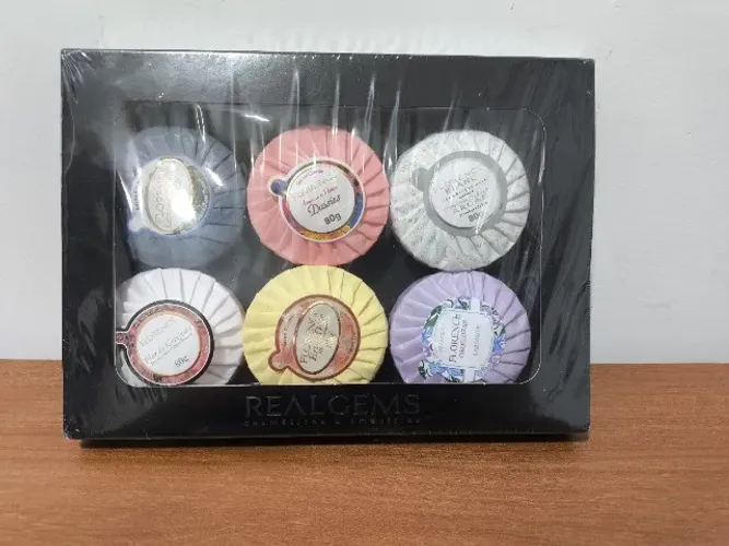 6 unidades de sabonetes da marca Realgems