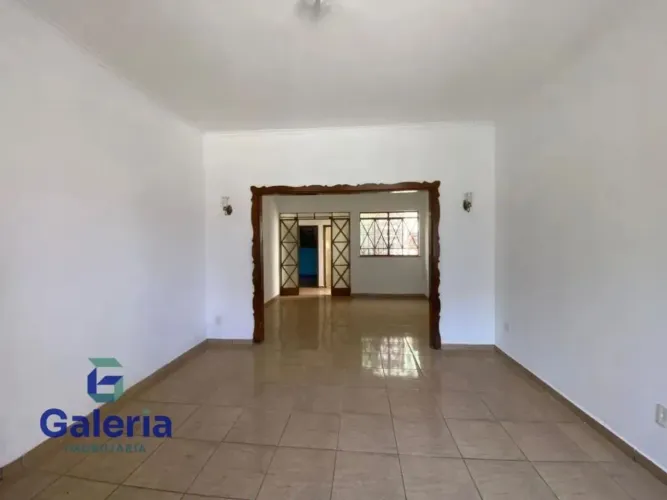 Casa residencial com 3 quartos para alugar, 159m² - Centro