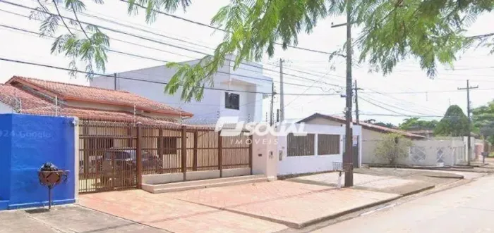 Ótima casa para locação residencial/comercial em localização privilegiada, com amplo espaç