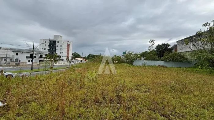 Terreno à venda no bairro Floresta em Joinville, por R$ 1.450.000.00.
