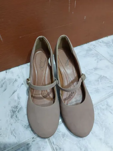 Sapato Feminino com Salto - Tamanho 37