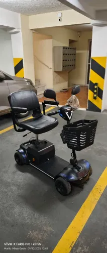 Cadeira scooter elétrico /para idosos e deficiente 