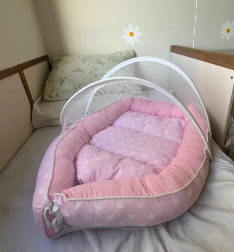 Ninho de bebê com mosquiteiro 