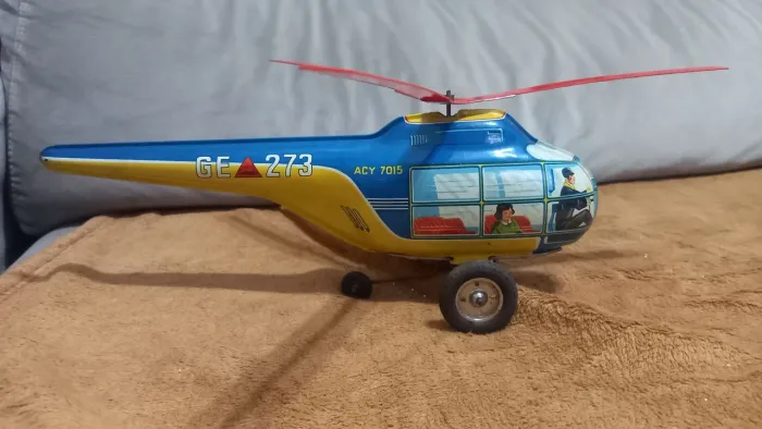 Helicóptero de Brinquedo de lata antiga década de 40