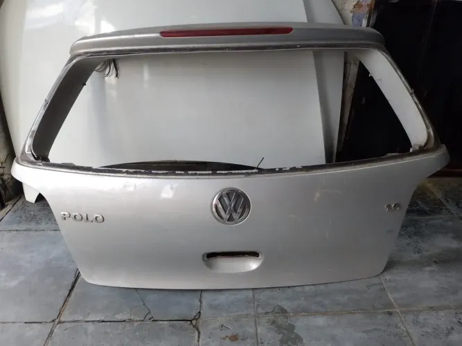 Tampa traseira polo hatch