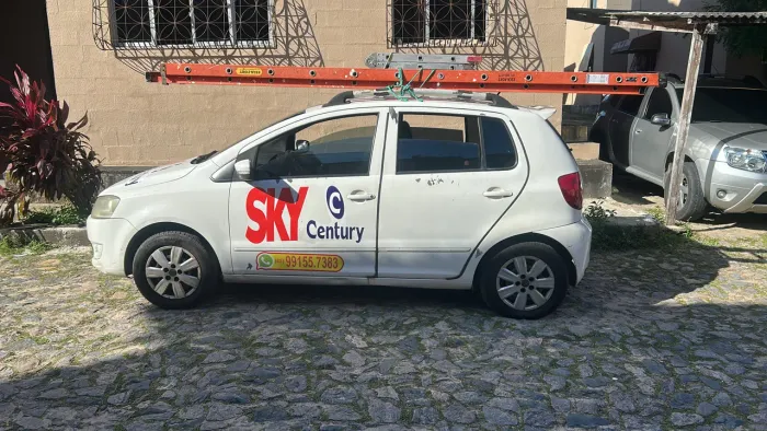 Volkswagen Fox Bluemotion 1.6 MI Total Flex 5P. 2013