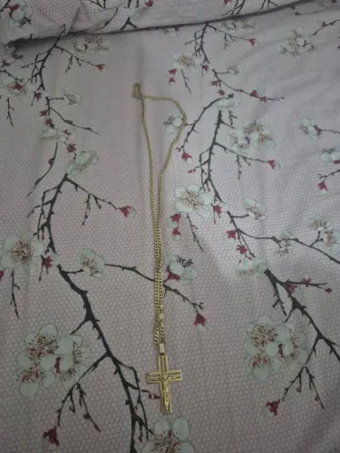 Cordão de ouro 70 cm gromete com pingente de cruz de ouro total de 16 gramas