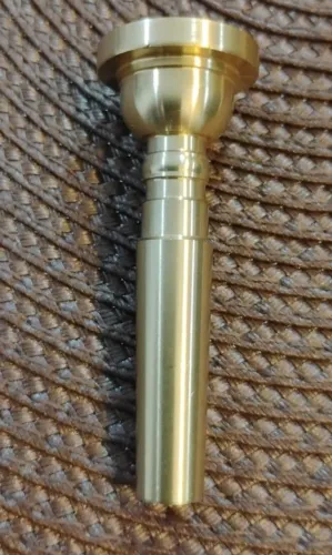 Bocais para trompete ou corneta 