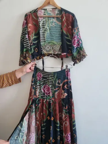 Conjunto Yacamim NOVO cropped amarração + saia com fenda