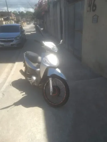 Vendo biz 125es e 1 corsa classic 2003