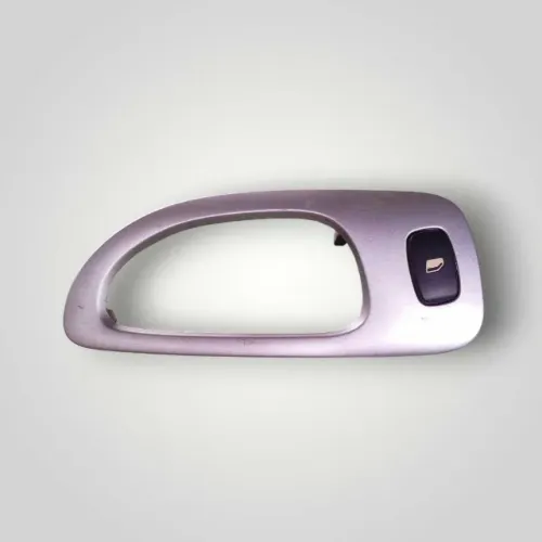Moldura vidro elétrico traseiro direito Peugeot 307 2004-12