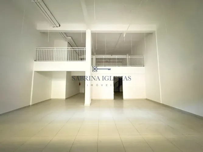 Loja em galeria charmosa no Centro de Curitiba | próxima ao Teatro Guaíra e UFPR