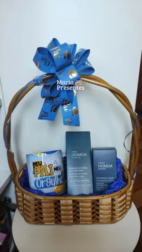 Cesta presente dia dos pais com kit natura homem e caneca porcelana