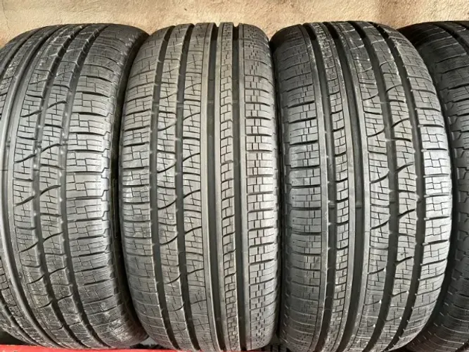 PNEUS SEMI NOVO QUASE NOVO 235/45 R19 95% DE BORRACHA