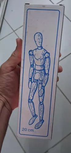Boneco de madeira todo articulado 20cm