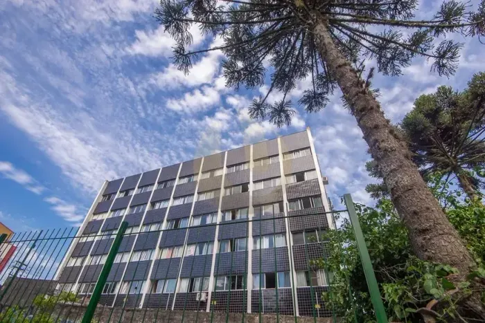 Studio bem localizado e mobiliado no Centro Cívico