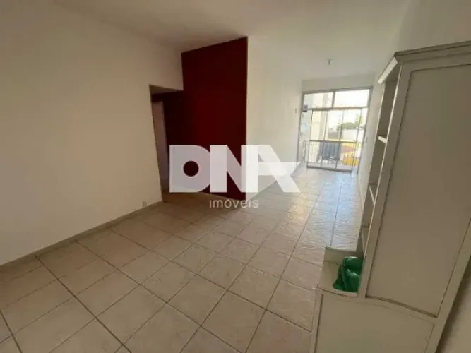 Apartamento : / Residencial / Catete