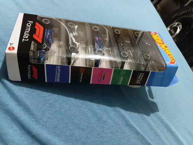 Pack hot whells Fórmula 1 2025 com 5 carrinhos